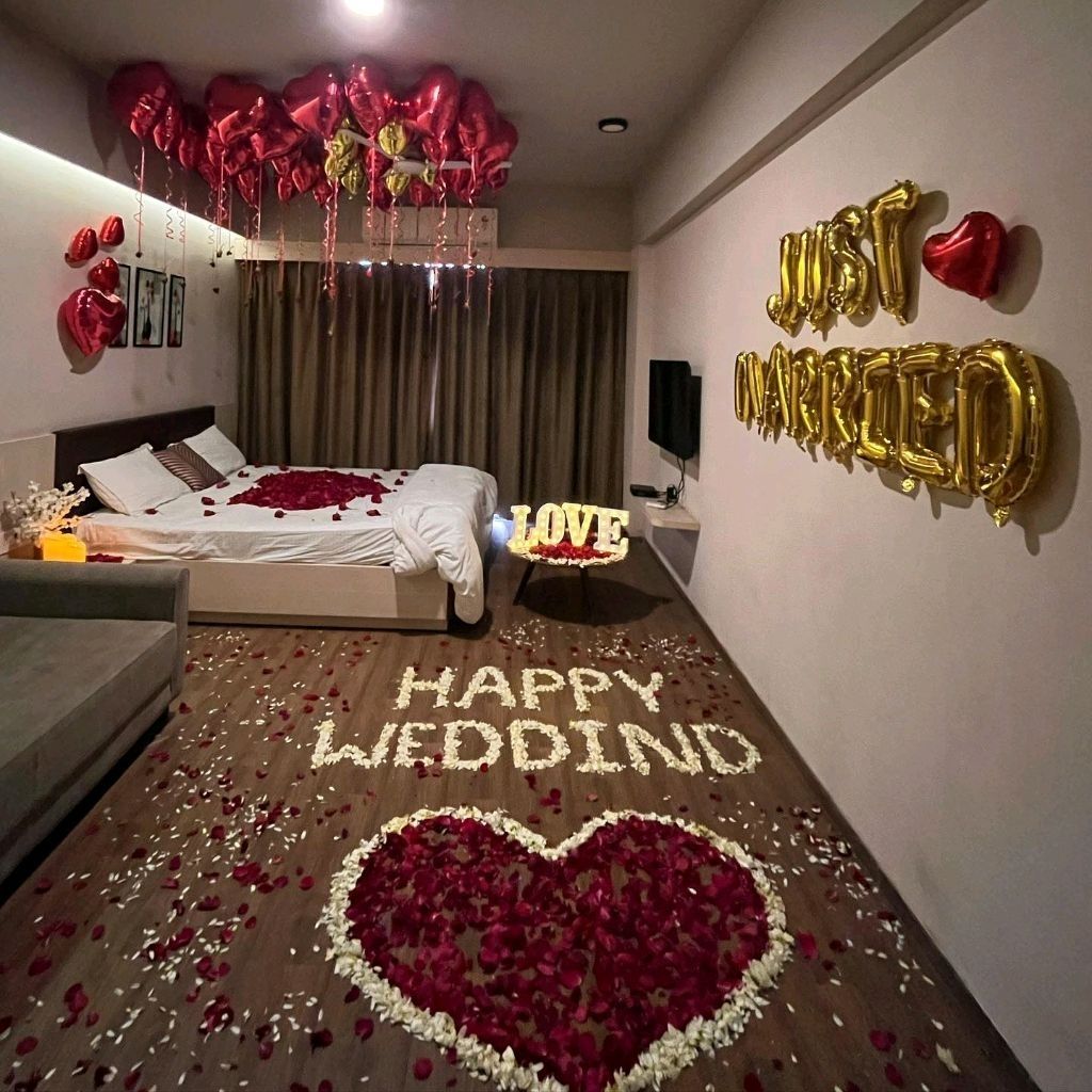 Wedding stage decorated with fresh flowers in Delhi